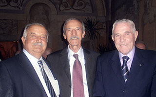 Giampaolo Palazzi (presidente nazionale ANAP), Valerio De Pellegrin (presidente ANAP Veneto) e Gino Cogo (presidente ANAP Vicenza) Giampaolo Palazzi (presidente nazionale ANAP), Valerio De Pellegrin (presidente ANAP Veneto) e Gino Cogo (presidente ANAP Vicenza)