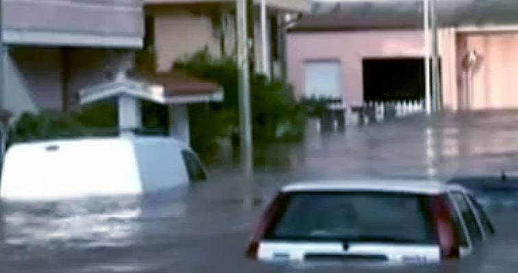 Un'eloquente immagine dell'alluvione tratta da un video Un'eloquente immagine dell'alluvione in Sardegna tratta da un video