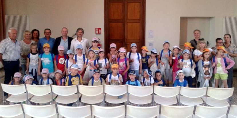 Il gruppo di bambini appena arrivato ad Arzignano Il gruppo di bambini appena arrivato ad Arzignano