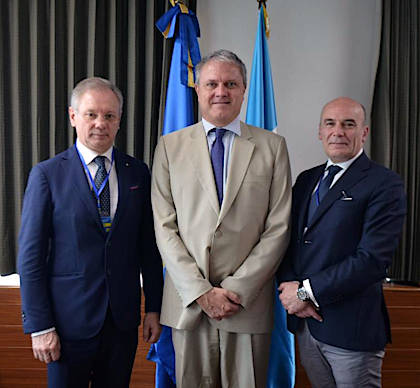il presidente di Confartigianato Imprese Vicenza, Agostino Bonomo (a sinistra), e il direttore Pietro Francesco De Lotto, con il Capo Delegazione Ue in Guatemala, Stefano Gatto (al centro)